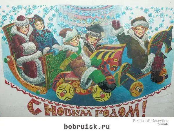 Выставка новогодних открыток продлится до конца января.