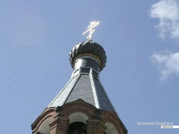 Колокольня Свято-Никольского храма в Телуше. У алтаря этого храма похоронена внучка А.С.Пушкина Наталья Воронцова-Вельяминова.